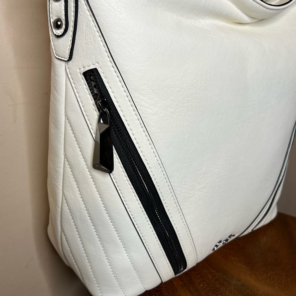 Jessica Simpson White and Black Shoulder Bag - Picture 2 of 7
